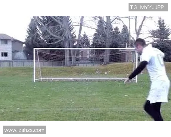 射门技巧全面解析:从基础动作到高难度进阶方法的全面剖析 射门技巧全面解析:从基础动作到高难度进阶方法的全面剖析