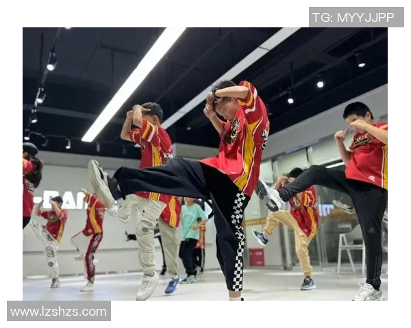 南京街舞队的防反体系解析与街舞战术创新探索 南京街舞队的防反体系解析与街舞战术创新探索