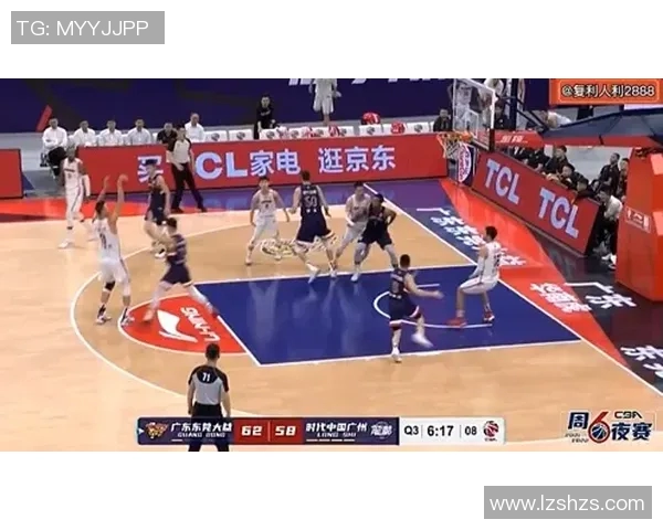 深入分析广州篮球队与北京篮球队的比赛节奏与战术对决 深入分析广州篮球队与北京篮球队的比赛节奏与战术对决